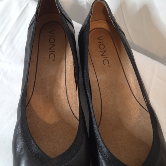 Vionic Women's Elegant Caroll Black Ballet Flat Size 8.5 - Picture 3 of 7